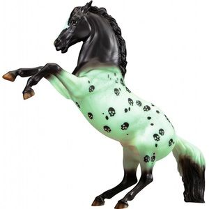 ISO Breyer Halloween horses from 2014- 2021  - DONT BUY ISO